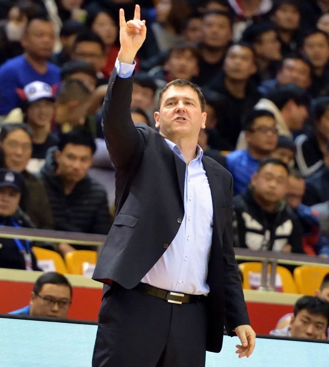 足球、篮球迷的盛宴，解锁NBA常规赛与足球赛事直播的观看指南