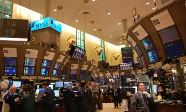 全球最大的黄金交易市场，纽约商品交易所（COMEX）的黄金交易盛况