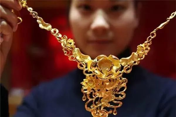 中国黄金首饰品牌排行榜，璀璨夺目的十大金饰品牌