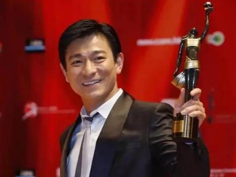 开讲啦，刘德华的精彩演讲——岁月沉淀的智慧与坚持