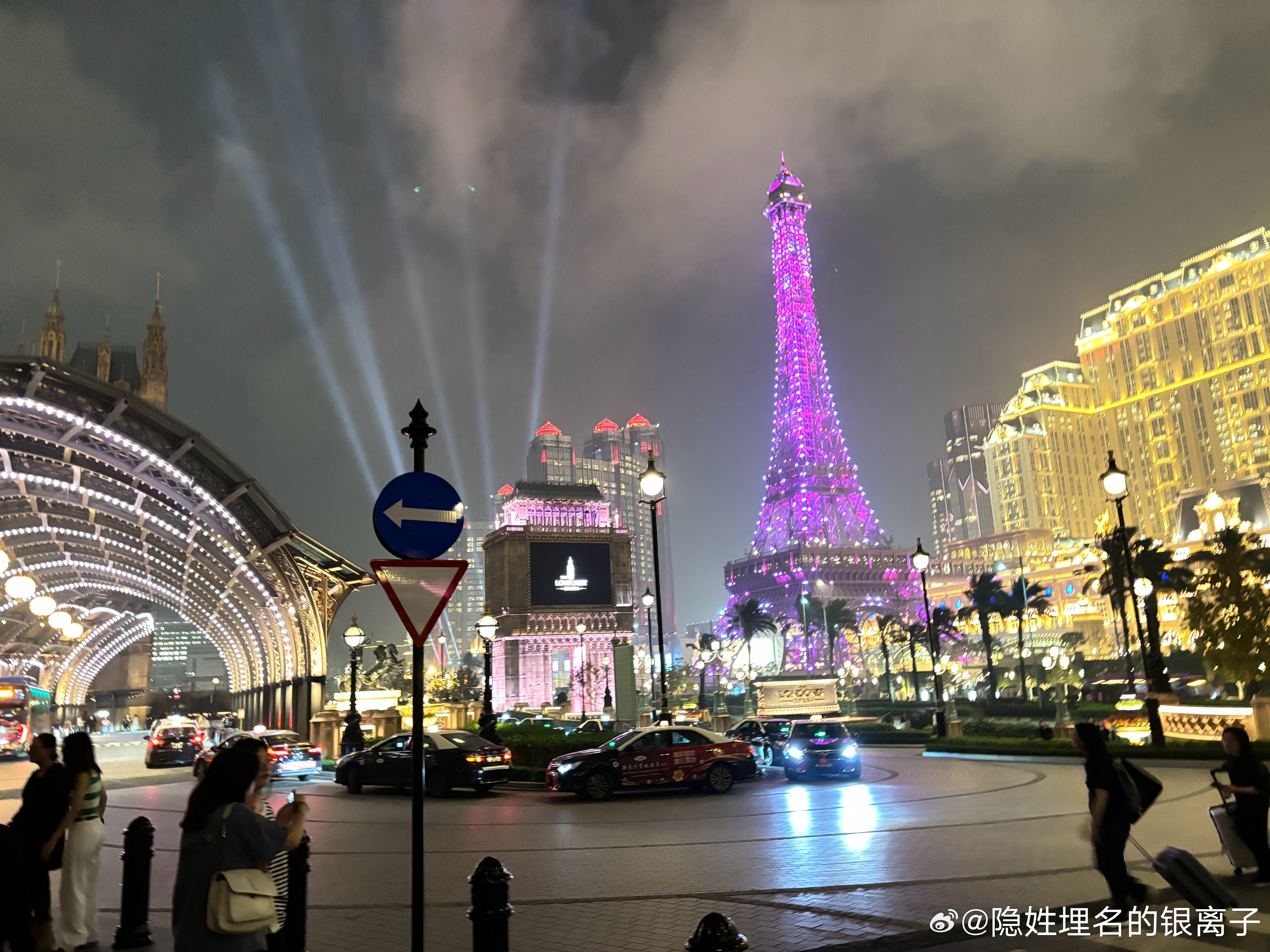 澳门正版免费大全，2O34年娱乐新风尚2o24年澳门正版免费大全日历本