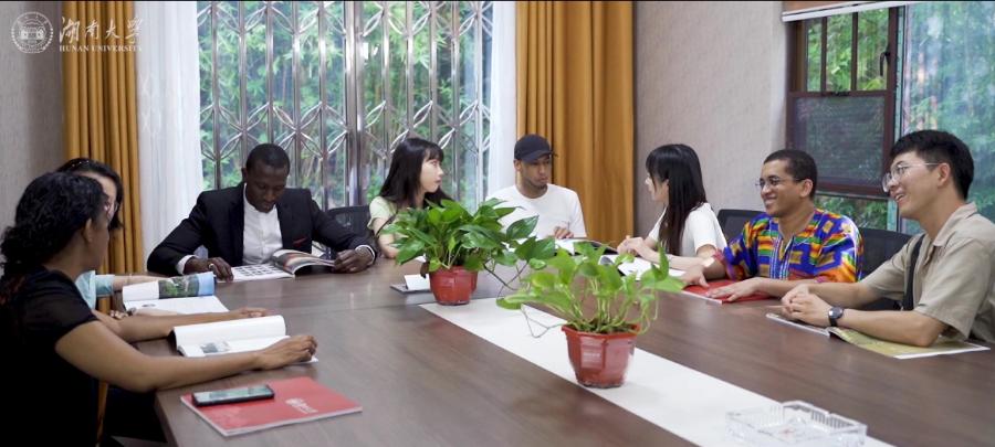 天下彩与香港免费资料的深度解析天下彩与香港免费资料大全最新版本